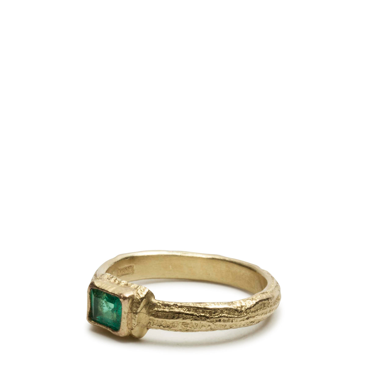 Zierlicher 750 Goldring mit grünem Smaragd im Baguette Schliff